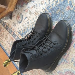 Unisex Dr martens boots